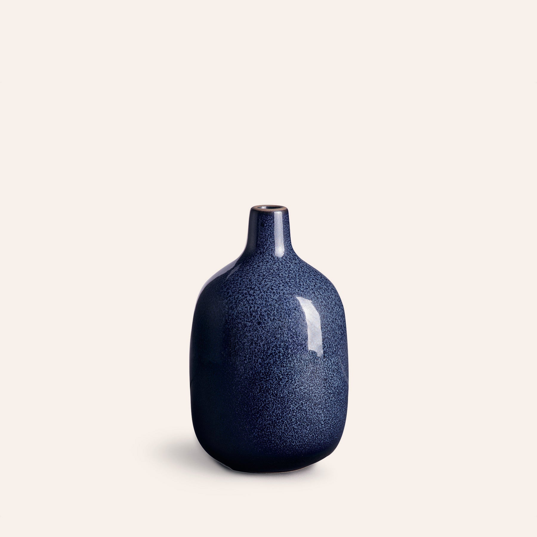 Single-Stem Vase in New Moon