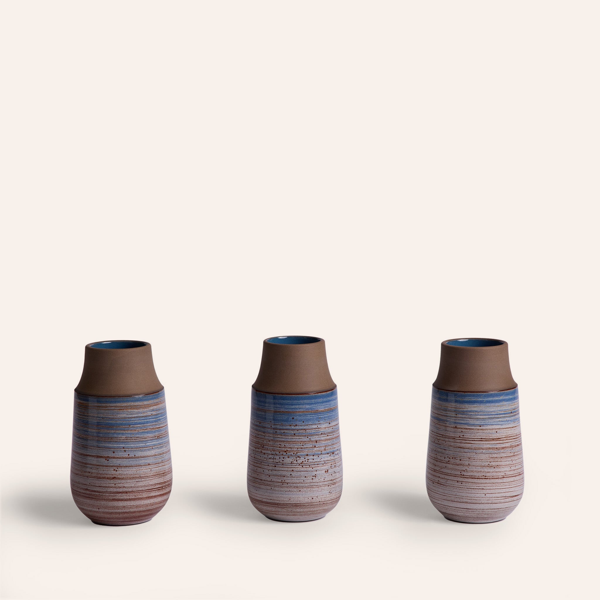 Neck Vase in Wire-Combed Opal Pacific / Buckwheat / Brick