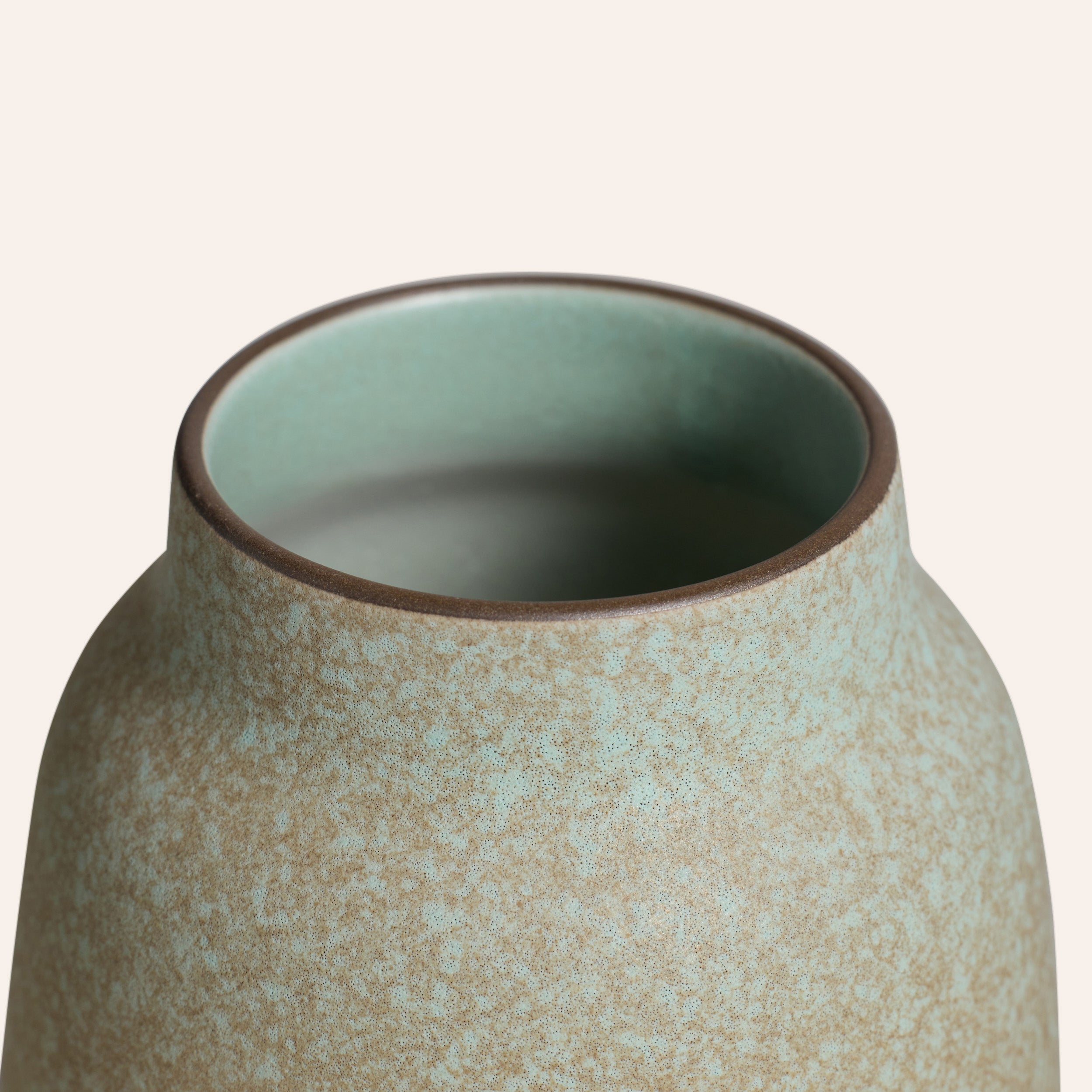 Wide Vase in White Pumice / Turmeric / Soapstone