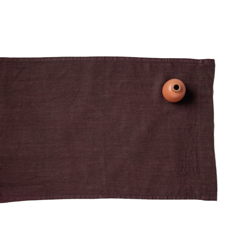 Tela Runner in Plum Red Image 1