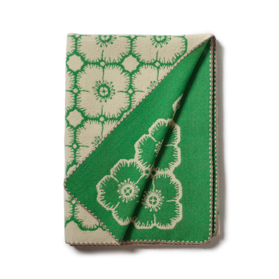 Anemone Blanket in Green Image 1