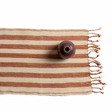 Nou Table Runner in Clay