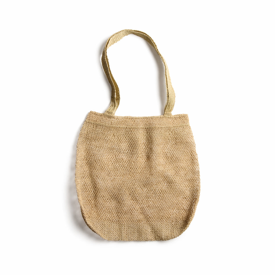 Ven Tote in Natural Image 1