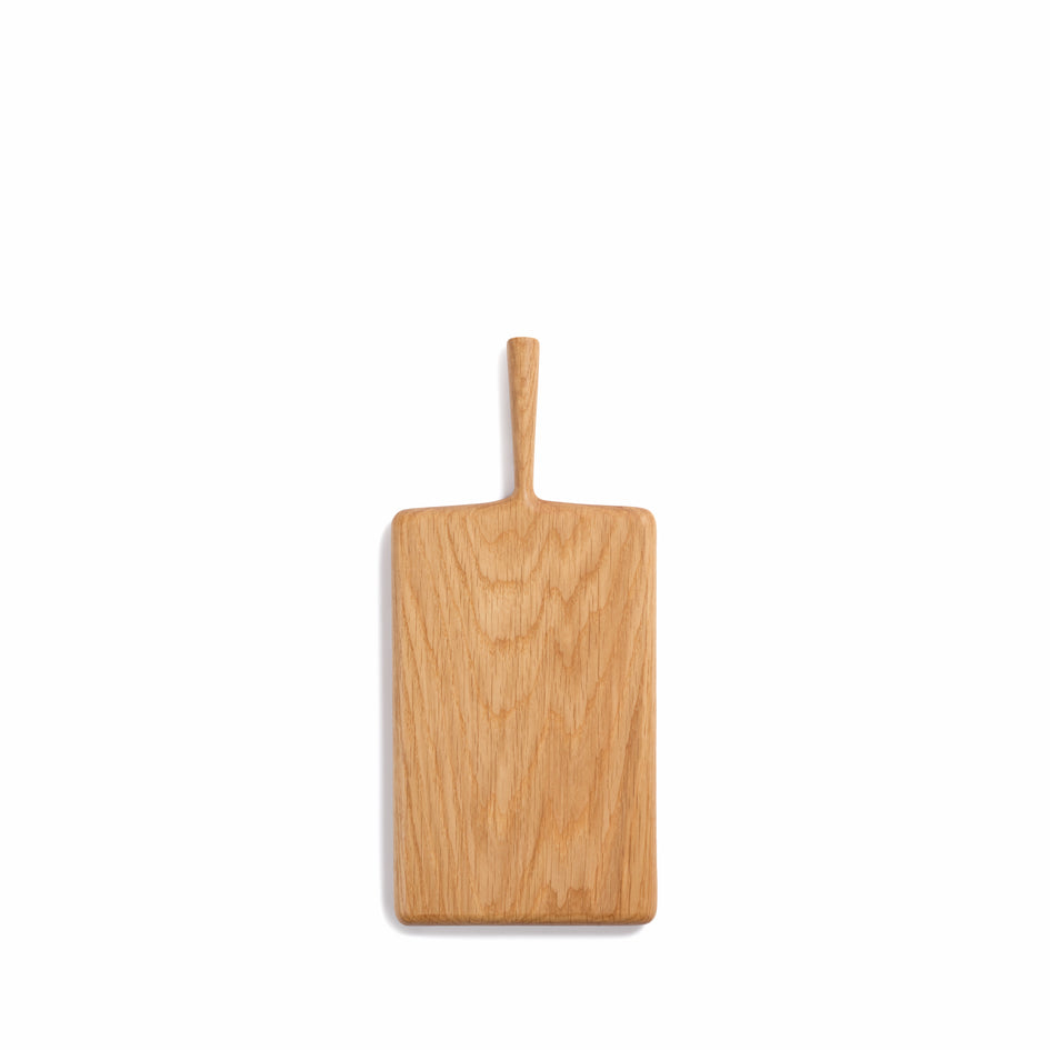 Classic Cutting Board in Oak Image 1