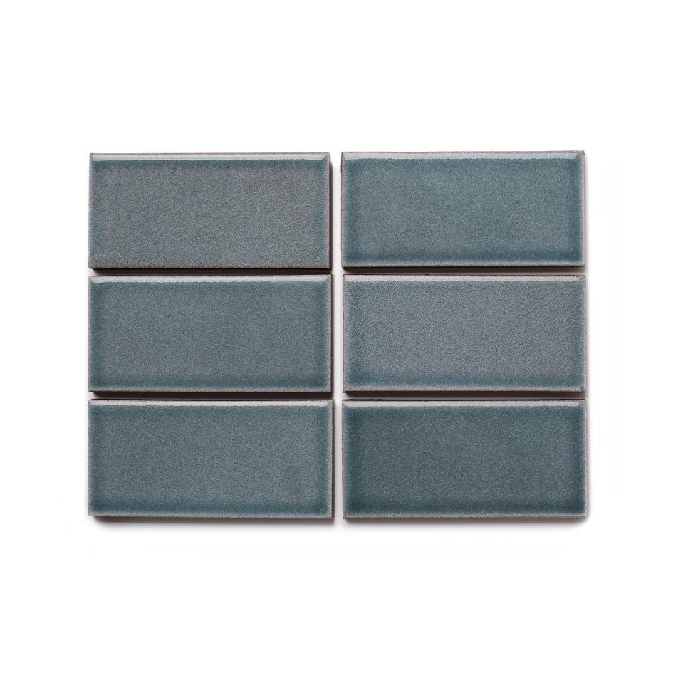 LG6 Sample in Rainshower Image 1