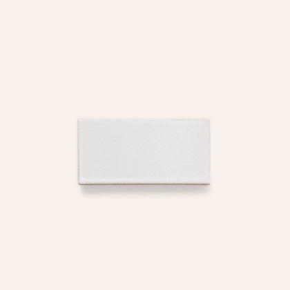 G107 Sample in Mid-Century White