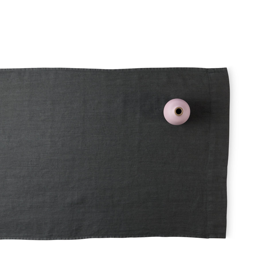 Tela Runner in Carnico Gray Image 1