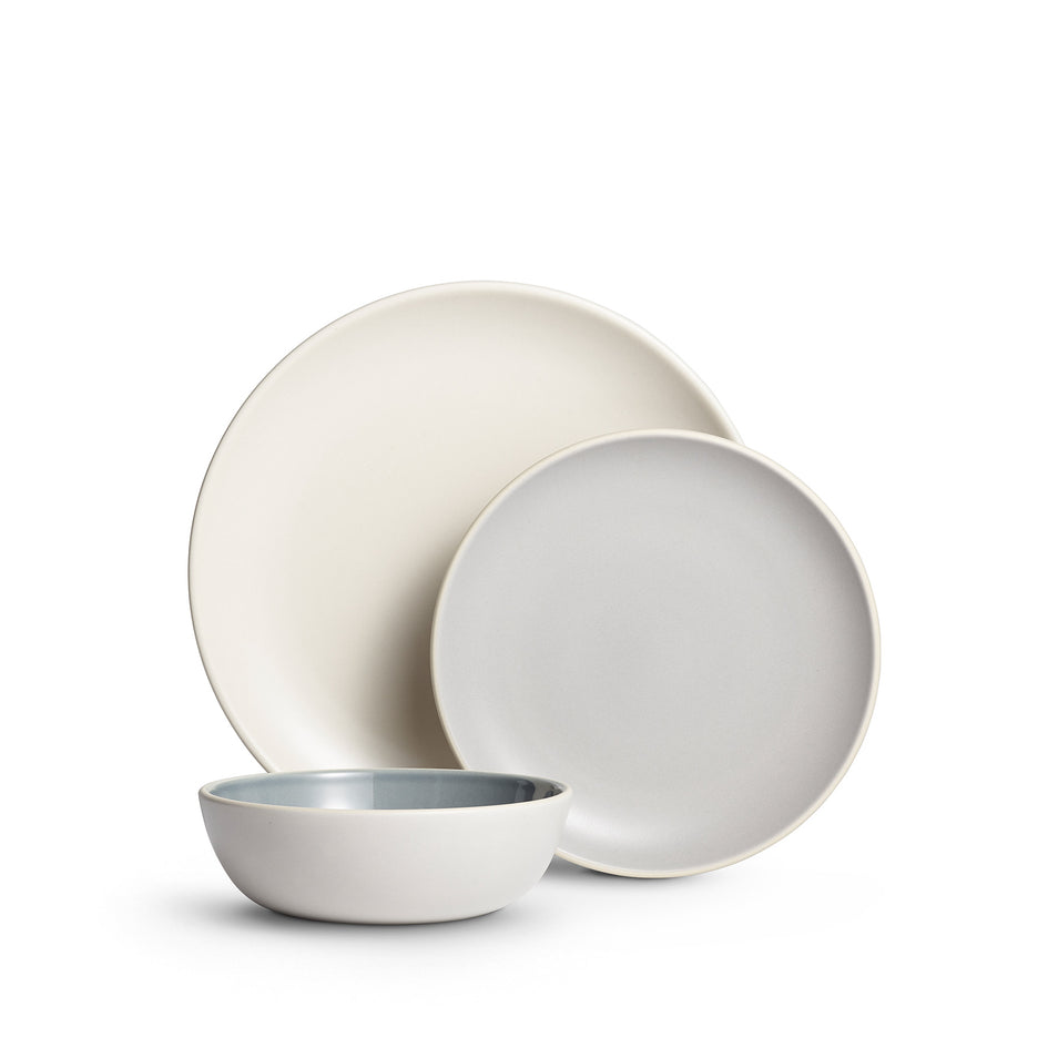 Cloudview Dinnerware Set Image 1