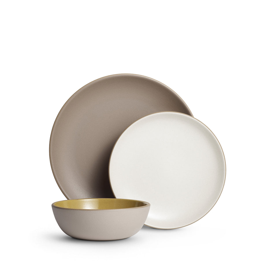 Currey Dinnerware Set Image 1