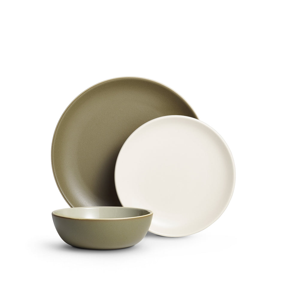 Willow Dinnerware Set Image 1