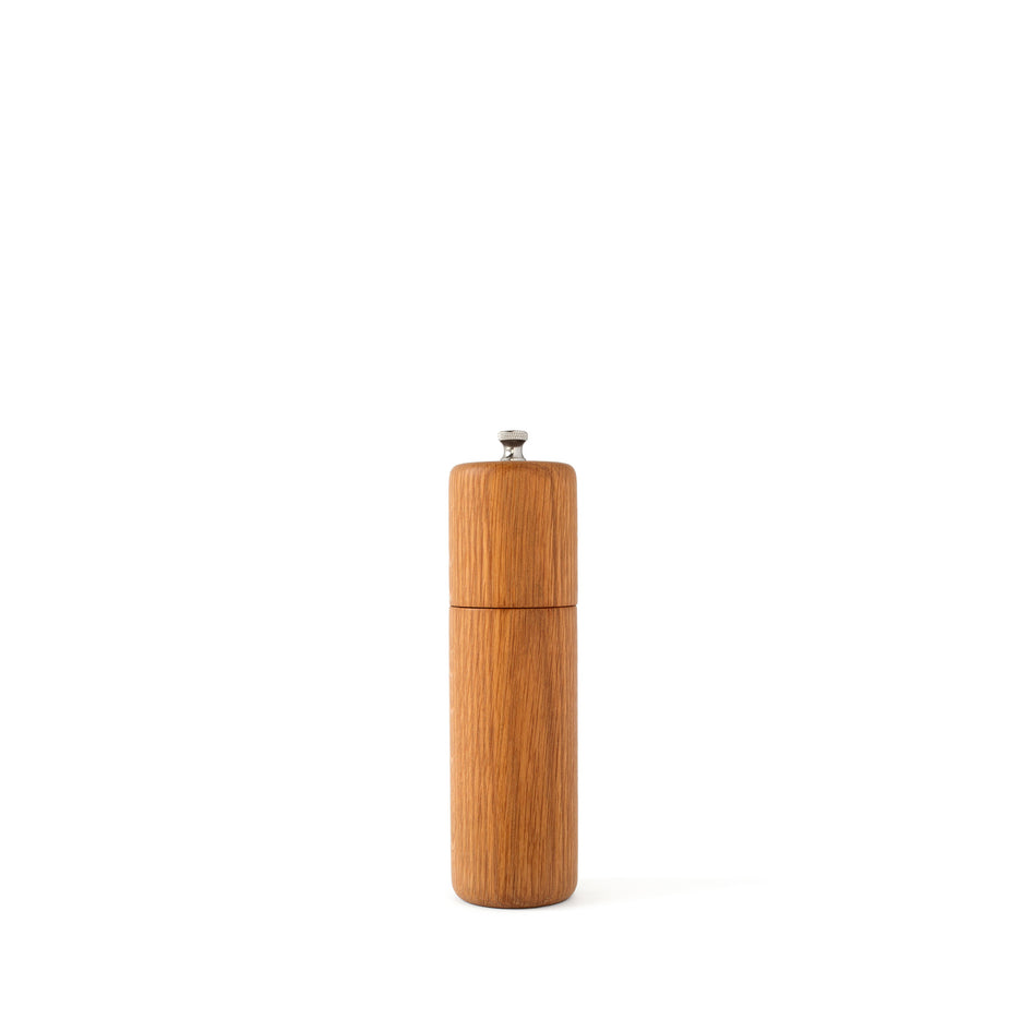 Column Pepper Mill in Oak Image 1
